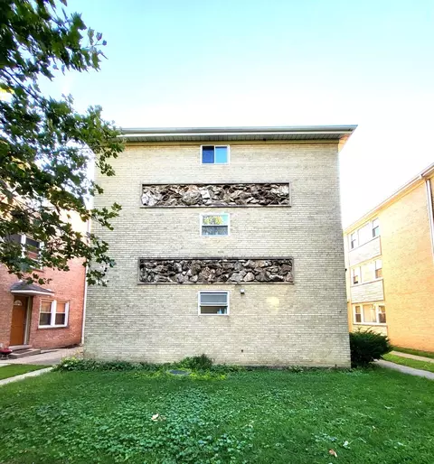 5214 N Potawatomie Ave #3W, Chicago, IL 60656