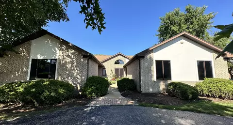 815 Derbyshire Ln, Prospect Heights, IL 60070