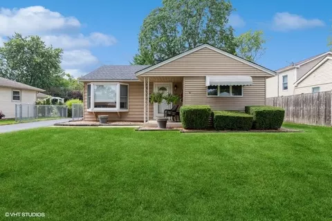 2409 Wilke Rd, Rolling Meadows, IL 60008