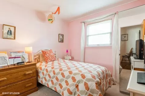 Bedroom - 2409 Wilke Rd, Rolling Meadows, IL 60008 photo 1 of 2