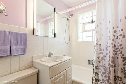 Bath - 2409 Wilke Rd, Rolling Meadows, IL 60008 photo 1 of 1