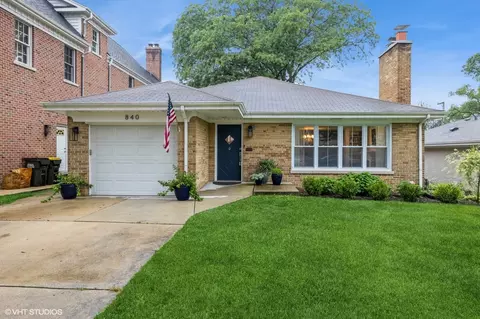 840 S Waiola Ave, La Grange, IL 60525