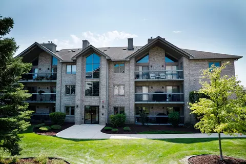 14121 Norwich Ln #302, Orland Park, IL 60467