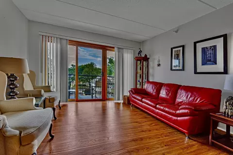 1477 E Thacker St #404, Des Plaines, IL 60016 photo 8