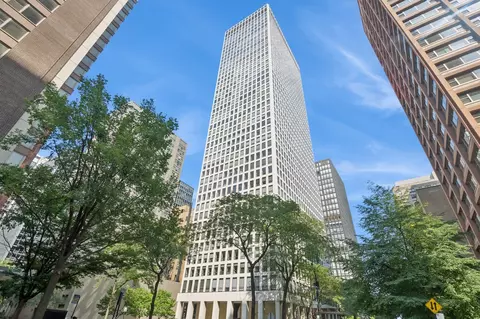 260 E Chestnut St #609, Chicago, IL 60611
