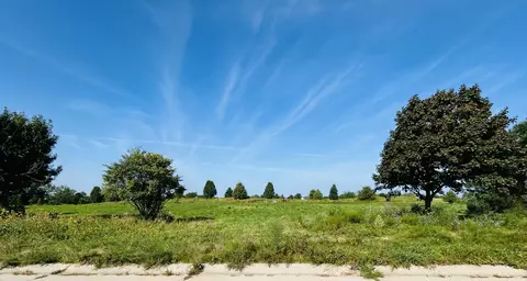 7207 Briar Dr, Spring Grove, IL 60081