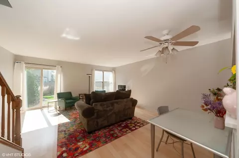 970 Ridgefield Ln #970, Wheeling, IL 60090 photo 4