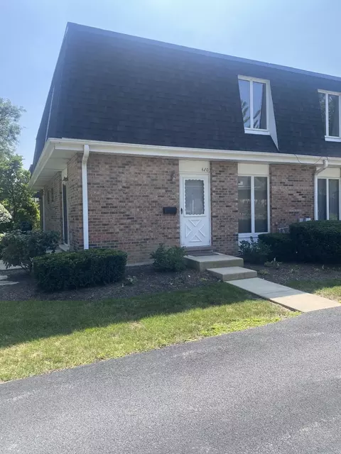 420 Sunnybrook Ln #420, Wheaton, IL 60187