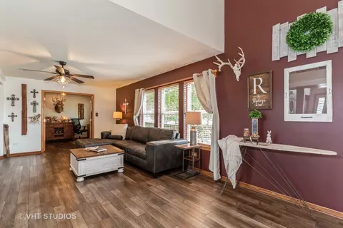2709 Cedar Breaks Ct, Plainfield, IL 60586 photo 2