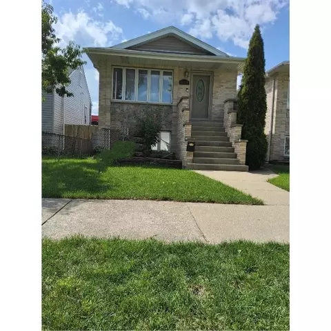 4904 S Luna Ave, Chicago, IL 60638
