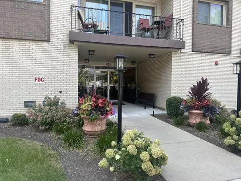 251 Marengo Ave #3G, Forest Park, IL 60130