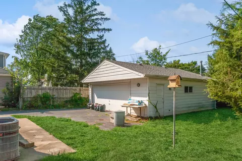 402 Mors Ave, Wheeling, IL 60090 photo 9