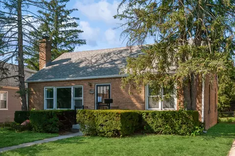 402 Mors Ave, Wheeling, IL 60090