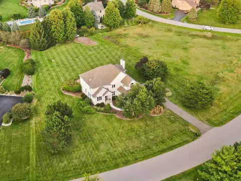 43 W830 Willow Creek Dr, Elburn, IL 60119