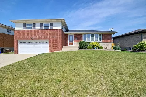 911 Norwood St, Melrose Park, IL 60160