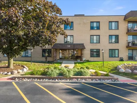 130 E Grand Ave #106, Elmhurst, IL 60126