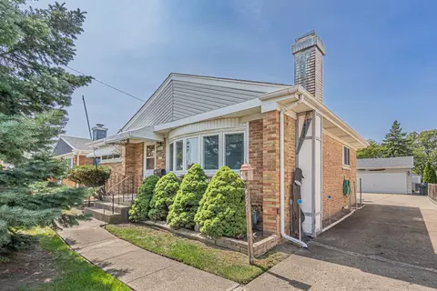 4620 Wesley Ter, Schiller Park, IL 60176