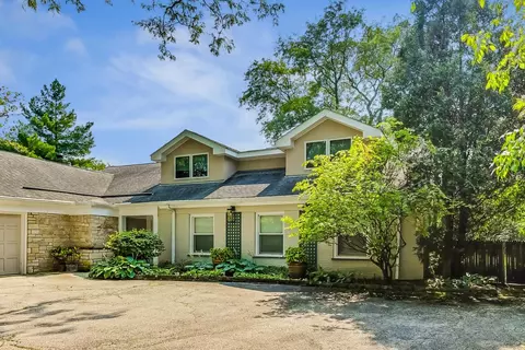 1066 Old Elm Ln, Glencoe, IL 60022