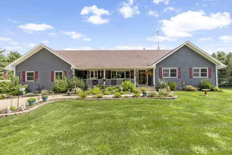 8804 Nilsen Ct, Harvard, IL 60033