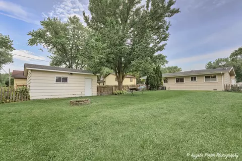 2007 Fairfield Rd, Lindenhurst, IL 60046 photo 17