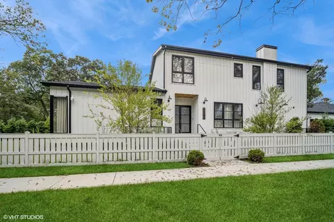 399 Woodlawn Ave, Glencoe, IL 60022