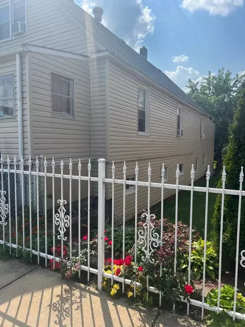 10256 S Avenue M Ave, Chicago, IL 60617