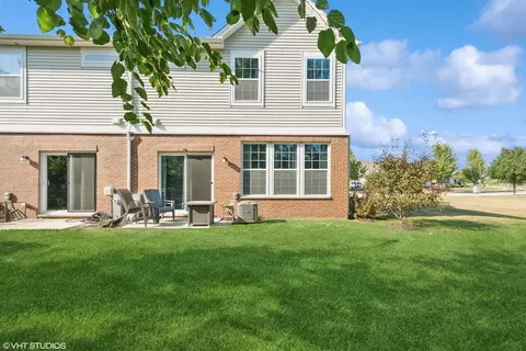 Exterior - 1031 Draper Rd, Mchenry, IL 60050 photo 5 of 6
