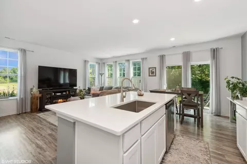 Kitchen - 1031 Draper Rd, Mchenry, IL 60050 photo 2 of 2