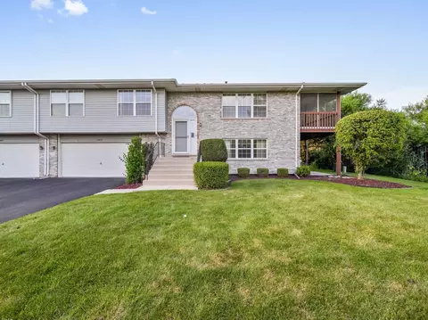 15617 Centennial Ct, Orland Park, IL 60462
