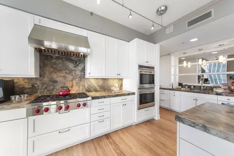 60 E Monroe St #3301, Chicago, IL 60603 photo 16