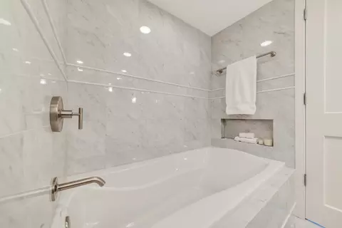 60 E Monroe St #3301, Chicago, IL 60603 photo 27