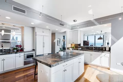 60 E Monroe St #3301, Chicago, IL 60603 photo 17