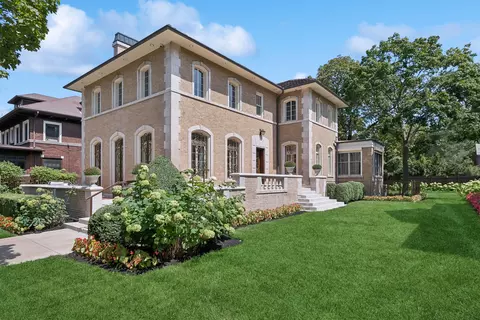 6835 S Bennett Ave, Chicago, IL 60649