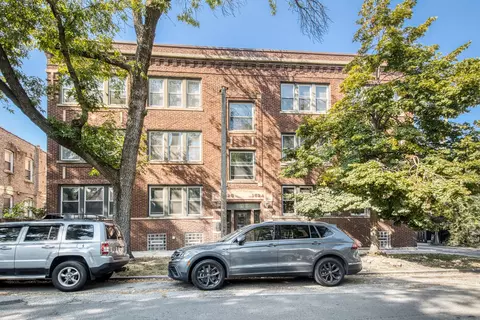 1626 W Highland Ave #2W, Chicago, IL 60660