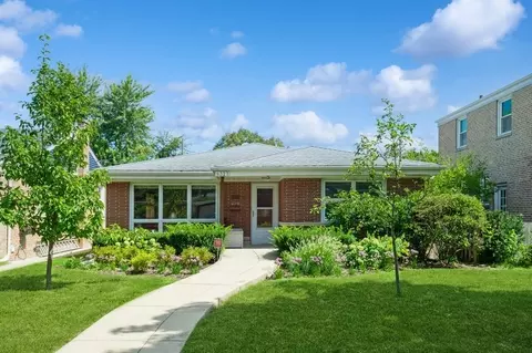 8327 Harding Ave, Skokie, IL 60076