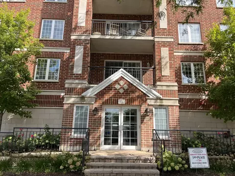 124 W Colfax St #401, Palatine, IL 60067