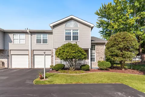 5356 Diamond Dr #B, Oak Forest, IL 60452