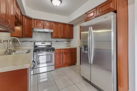 1781 Queensbury Cir, Hoffman Estates, IL 60169 photo 4
