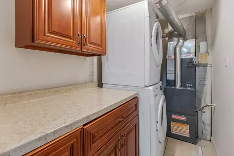 1781 Queensbury Cir, Hoffman Estates, IL 60169 photo 13