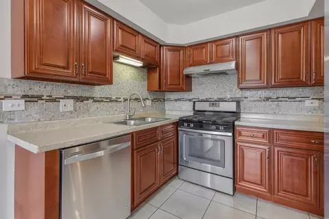 1781 Queensbury Cir, Hoffman Estates, IL 60169 photo 3