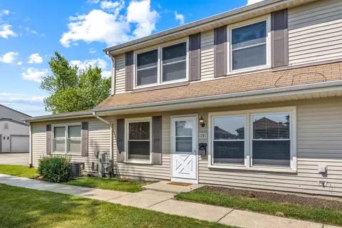 1781 Queensbury Cir, Hoffman Estates, IL 60169