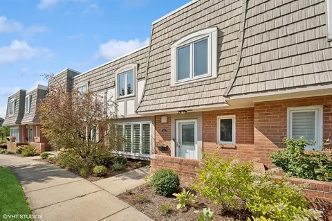 1433 Toulon Ct, Highland Park, IL 60035