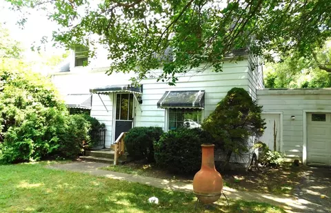405 N Washington St, Westmont, IL 60559