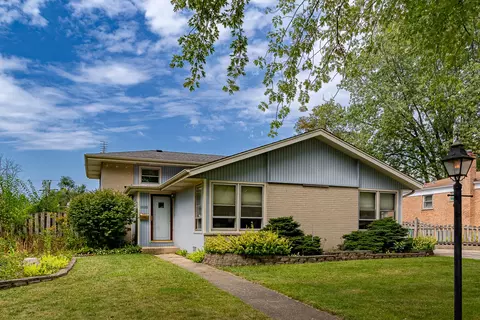 1020 Allen Ave, West Chicago, IL 60185