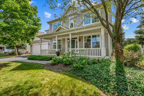 2754 Moraine Valley Rd, Wauconda, IL 60084