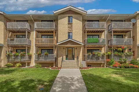 9654 Nottingham Ave #2D, Chicago Ridge, IL 60415
