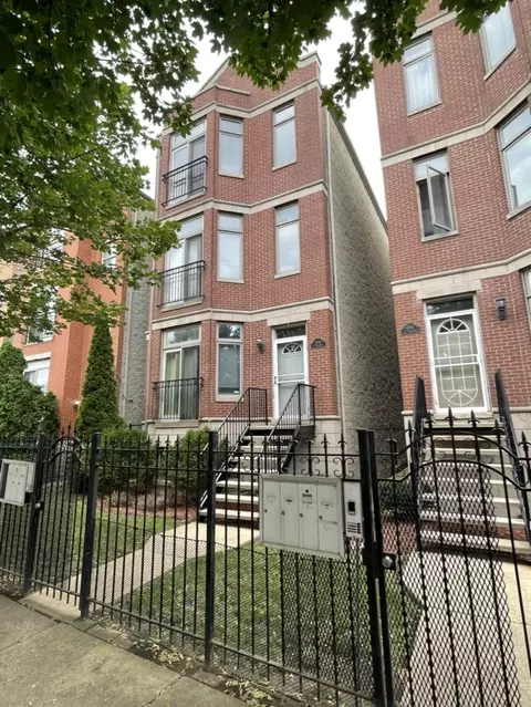 4244 S Vincennes Ave #3, Chicago, IL 60653