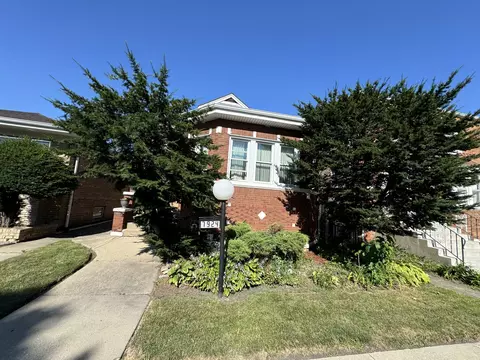 7924 S La Salle St, Chicago, IL 60620