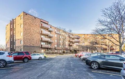850 Wellington Ave #506, Elk Grove Village, IL 60007