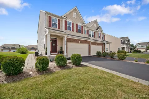 1023 Sears Cir, Elburn, IL 60119